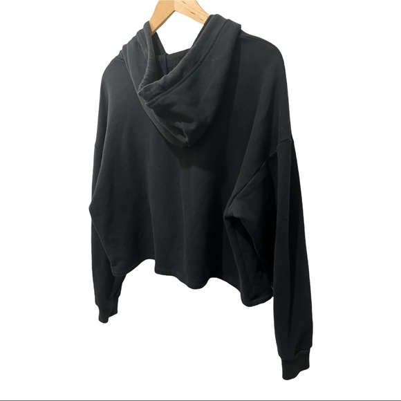 VICTORIA SPORT BLACK ULTRA CROPPED HOODIE LOGO SWEATSHIRT SIZE MEDIUM NWT - Picture 12 of 13